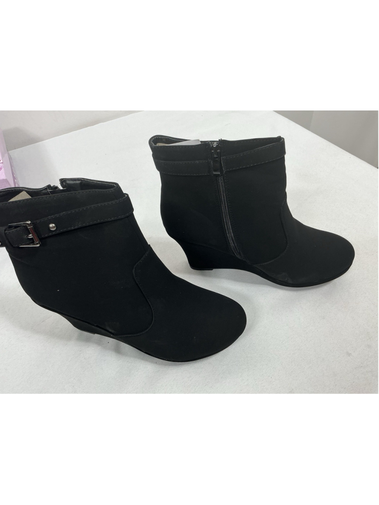 Womans New In Box Top Moda Cotton Wedge Ankle Boots Size 8 Black